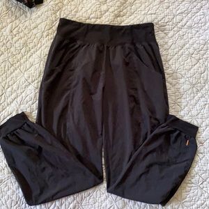 Lucy yoga joggers with pockets